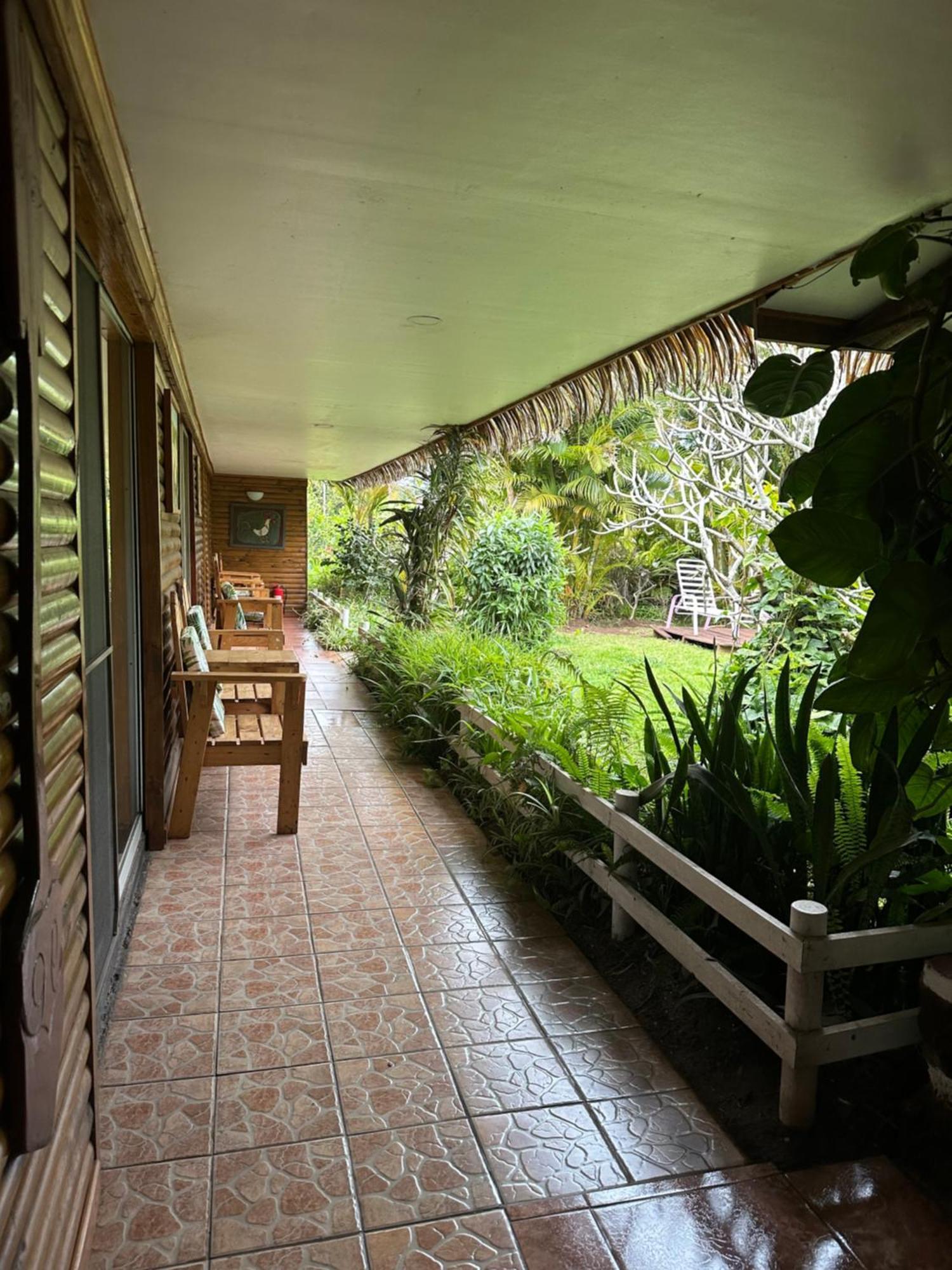 Hare Henua Bed & Breakfast Hanga Roa Exterior photo