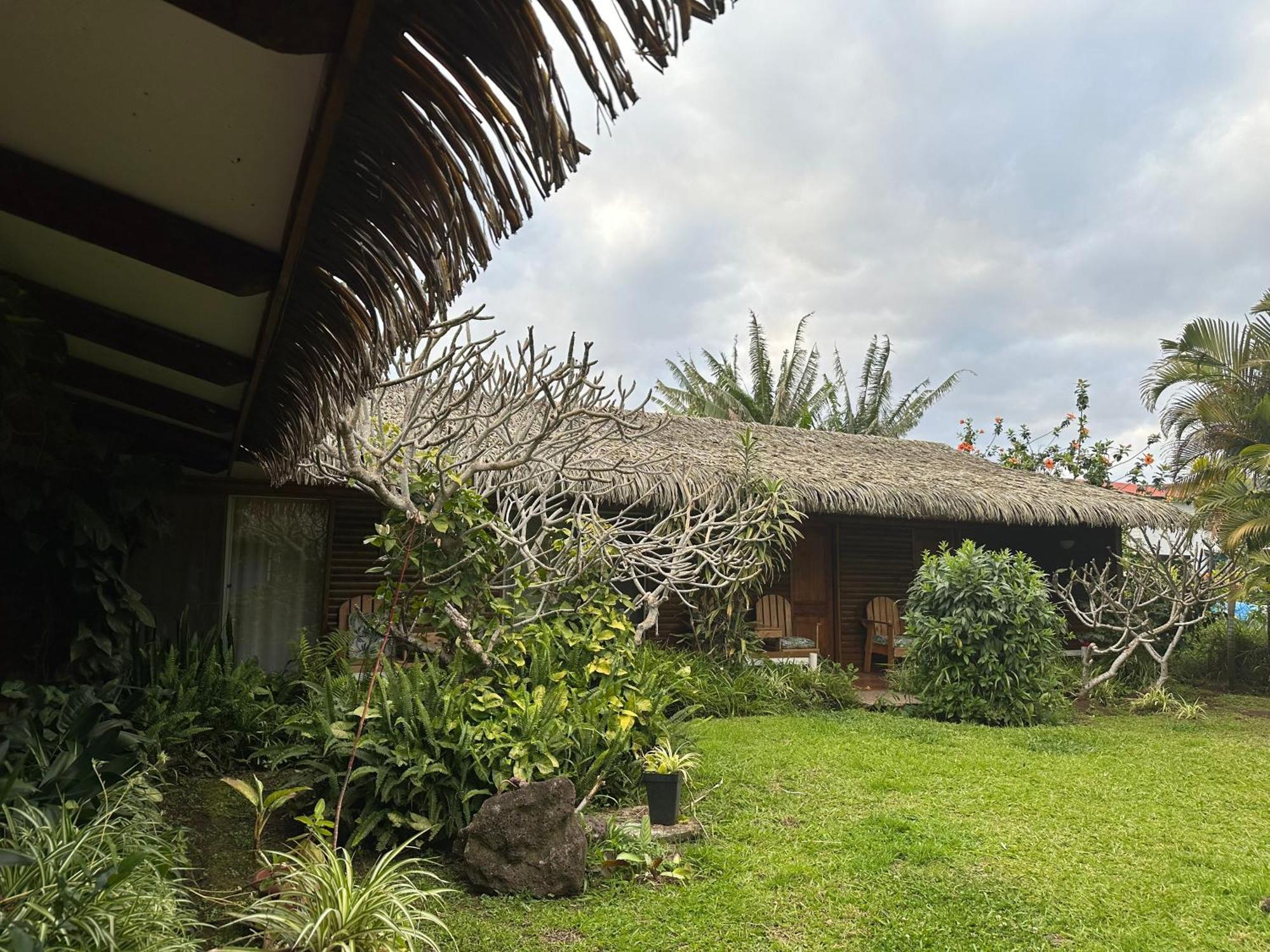 Hare Henua Bed & Breakfast Hanga Roa Exterior photo