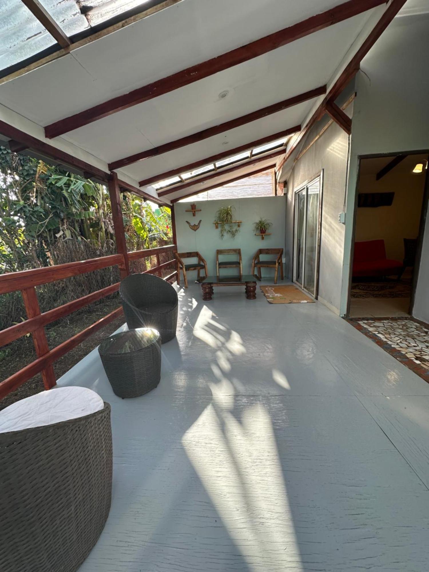 Hare Henua Bed & Breakfast Hanga Roa Exterior photo