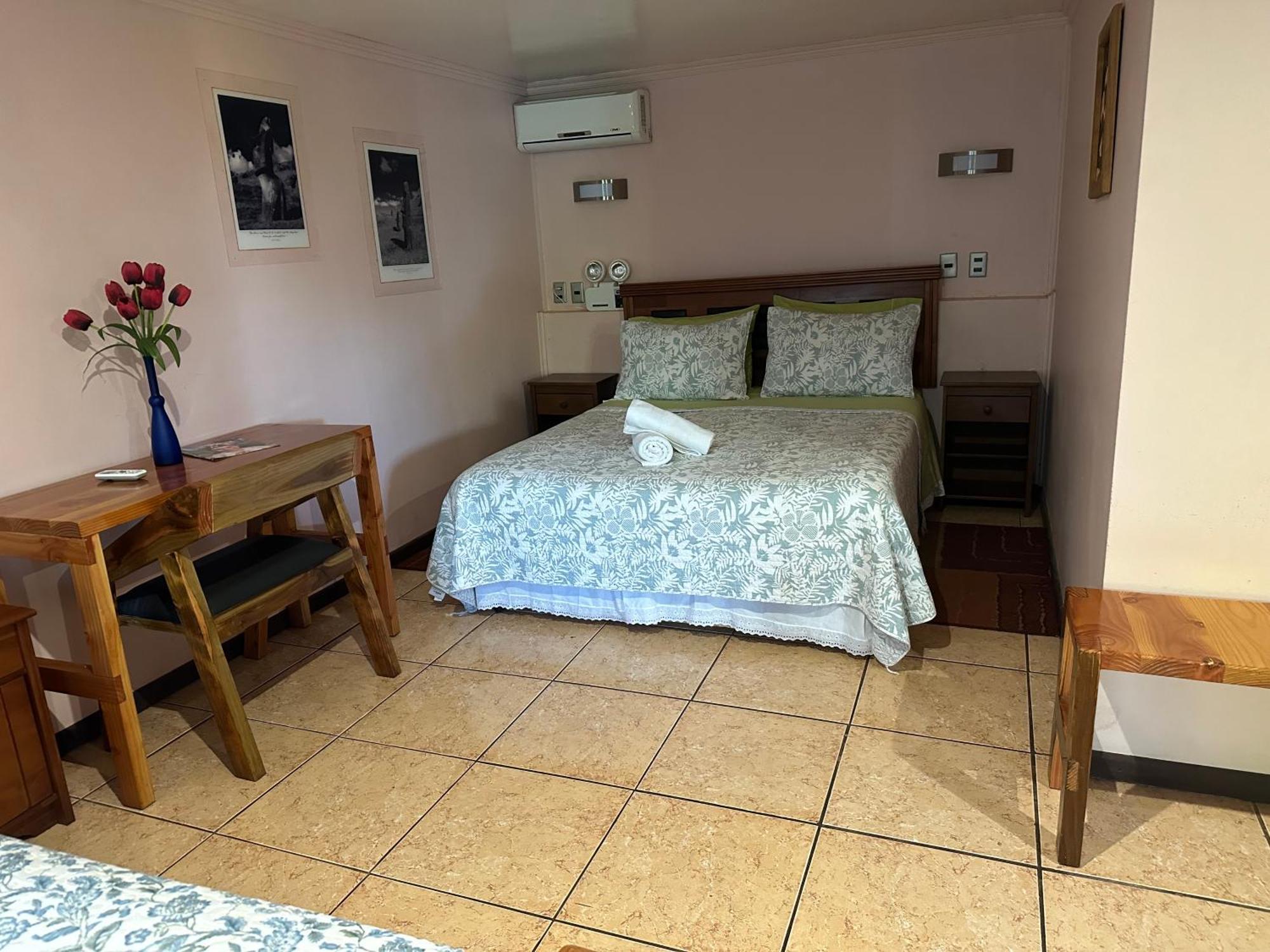 Hare Henua Bed & Breakfast Hanga Roa Exterior photo